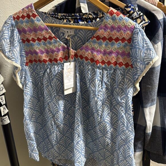 Women's Clothing Bundle Size Medium/LARGE Trendy Mixed Brand Lot 6 Pieces‎ - Picture 2 of 11